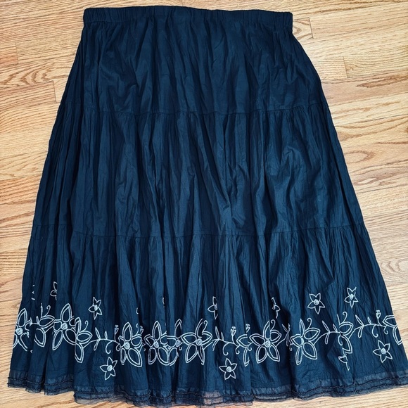 Liz & Me Boho Black White Crinkle Cotton Embroidery Floral Tiered A-line skirt - Picture 7 of 16